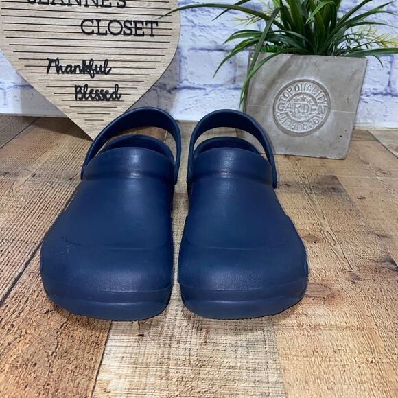 CROCS NAVY CLOG CLOSED TOE - Picture 3 of 11